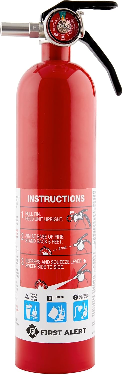 First Alert Fire Extinguisher, Standard Home Use | HOME1, UL RATED 1-A:10-B:C, Red with Metal Bracket Bundle, 1-Pack - Image 2